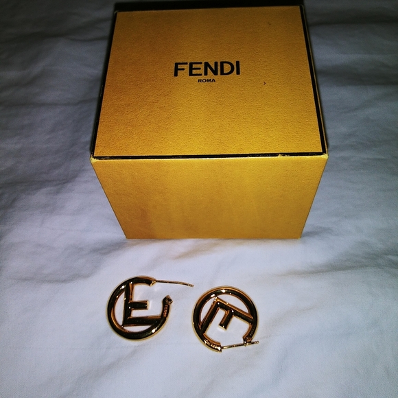 Fendi 'F' hoop earrings - Picture 5 of 9